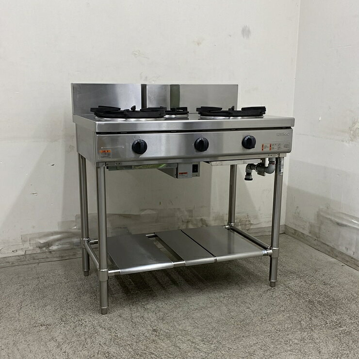 商品詳細画像【中古】 A09723 立ち消え安全装置付ガステーブル 3口 タニコー TGTM-A0921-BS 都市ガス用 幅90cm　【業務用】【厨房用】【保証有】【家財おまかせ便】◆商品詳細◆&nbsp;◆商品名:立ち消え安全装置付ガステーブル 3口&nbsp;◆メーカー：タニコー&nbsp;◆型式：TGTM-A0921-BS&nbsp;◆電源：100V 　50/60Hz　消費電力：15W&nbsp;◆ガス種：都市ガス 13A用　消費量：26.2kW（　22,500kcal/h）&nbsp;◆サイズ：W900 x D600(+45) x H850(+150) mm&nbsp;◆年式：2022年製&nbsp;◆程度：【中古】&nbsp;◆重量： 70 kg&nbsp;◆備考：立ち消え安全装置 (二重バーナのみ / フレームロッド方式)、　キズ・シミあり★《注意！》都市ガス用、ガス種違いでの返品交換はできませんので、ご注文前に必ずご使用場所のガス種をご確認下さい。◆家財便は屋内や店内でのお渡しが可能です。(搬入口の寸法や段差の高さ等により搬入不可の場合もございます)時間帯指定可能エリアがございますご注文前にお問い合わせ下さい。配達指定日がご注文から2週間以降のお客様は『ご注文前』にお問い合わせ下さい。弊社の商品をご検討されているお客様へトラブル防止の為、下記の【荷受けの注意事項】を必ずお読み下さい。&nbsp;◆付属品は画像に写っているものが全てです。&nbsp;◆保証：1ヵ月間保証保証内容に関しましては下記の「返品について＞こちら＞キャンセル・返品について」をご確認ください。&nbsp;◆受渡方法・発送ランク：「 yd ランク 」受渡方法、配送料金は商品ページの最下部にてご確認願います。&nbsp;