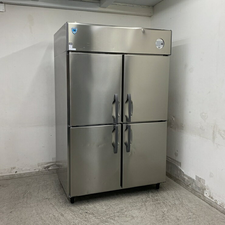 商品詳細画像【中古】 A09702 縦型冷蔵庫 4ドア ダイワ冷機 423CD-EC 3相200V 幅120cm 奥行80cm　【業務用】【厨房用】【保証有】【営業所止・リフト有直送可】P◆商品詳細◆&nbsp;◆商品名:縦型冷蔵庫 4ドア&nbsp;◆メーカー：ダイワ冷機&nbsp;◆型式：423CD-EC&nbsp;◆電源：3相200V 　50/60Hz　消費電力：130/130W&nbsp;◆ガス種：-&nbsp;◆サイズ：W1200 x D800(+40) x H1905 mm&nbsp;◆年式：2020年製&nbsp;◆程度：【中古】&nbsp;◆重量： 125 kg&nbsp;◆備考：インバーター制御(省エネ)、　冷媒 R134a、　定格内容積 1085L、　棚板　6枚(表面コーティングにハガレあり)、　キズあり、　ヘコミ多め★《注意！》3相200V、電源違いでの返品交換はできませんので、ご注文前に必ずご使用場所の電源をご確認下さい。◆こちらの商品は大型重量物ですので、最寄りの営業所止めにての発送となります。ただし、お届け先が法人名か店舗名で、フォークリフトがある場合のみ直送可能ですので、お知らせください。また、配送先によっては弊社の自社便・パワーゲート付きトラックでの直送（軒先渡し、または搬入設置）もございますので、見積もりをご希望の際には、ご注文の前にお申し付けください。配達指定日がご注文から2週間以降のお客様は『ご注文前』にお問い合わせ下さい。弊社の商品をご検討されているお客様へトラブル防止の為、下記の【荷受けの注意事項】を必ずお読み下さい。&nbsp;◆付属品は画像に写っているものが全てです。&nbsp;◆保証：1ヵ月間保証保証内容に関しましては下記の「返品について＞こちら＞キャンセル・返品について」をご確認ください。&nbsp;◆受渡方法・発送ランク：「 sk ランク 」受渡方法、配送料金は商品ページの最下部にてご確認願います。&nbsp;