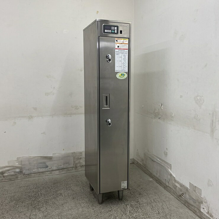 商品詳細画像【中古】 A09812 包丁・マナ板殺菌庫 乾燥機能付 タニコー TNS-3045WF 100V 幅30cm スタンドタイプ　【業務用】【厨房用】【保証有】【家財おまかせ便】◆商品詳細◆&nbsp;◆商品名:包丁・マナ板殺菌庫 乾燥機能付&nbsp;◆メーカー：タニコー&nbsp;◆型式：TNS-3045WF&nbsp;◆電源：100V 　50/60Hz　消費電力：273W&nbsp;◆ガス種：-&nbsp;◆サイズ：W300 x D450 x H1600 mm&nbsp;◆年式：2020年製&nbsp;◆程度：【中古】&nbsp;◆重量： 43 kg&nbsp;◆備考：収納能力(mm):包丁8本(柄150・刃270)　まな板4枚(845×320×35)、　乾燥機能付スタンドタイプ、　キズあり◆家財便は屋内や店内でのお渡しが可能です。(搬入口の寸法や段差の高さ等により搬入不可の場合もございます)時間帯指定可能エリアがございますご注文前にお問い合わせ下さい。配達指定日がご注文から2週間以降のお客様は『ご注文前』にお問い合わせ下さい。弊社の商品をご検討されているお客様へトラブル防止の為、下記の【荷受けの注意事項】を必ずお読み下さい。&nbsp;◆付属品は画像に写っているものが全てです。&nbsp;◆保証：1ヵ月間保証保証内容に関しましては下記の「返品について＞こちら＞キャンセル・返品について」をご確認ください。&nbsp;◆受渡方法・発送ランク：「 yc ランク 」受渡方法、配送料金は商品ページの最下部にてご確認願います。&nbsp;