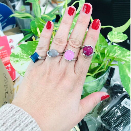ストーン 石 ターコイズ パワーストーンアクセサリー 指輪 リング 小粒 アクセサリー かわいい かっこいい おしゃれ お洒落 子供 大人 ファッション ジュエリー ギフト 石の色や形がそれぞれ、ランダム発送 STA-9 ストーン 石 ターコイズ パワーストーンアクセサリー 指輪 リング 小粒 アクセサリー かわいい かっこいい おしゃれ お洒落 子供 大人 ファッション ジュエリー ギフト 石の色や形がそれぞれ、ランダム発送 STA-9