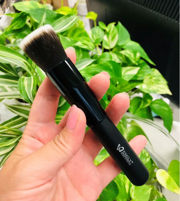 化粧筆 メイクブラシ リキッドファンデーション用ブラシ BBS-0214B