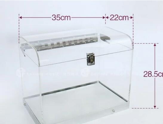 大阪マジックのお札カスケットボックス～Crystal Money Chest～|イリュージョン,大阪マジック,マジック,手品,販売,ショップ,マジシャン,大阪,osaka,magic｜アングル2