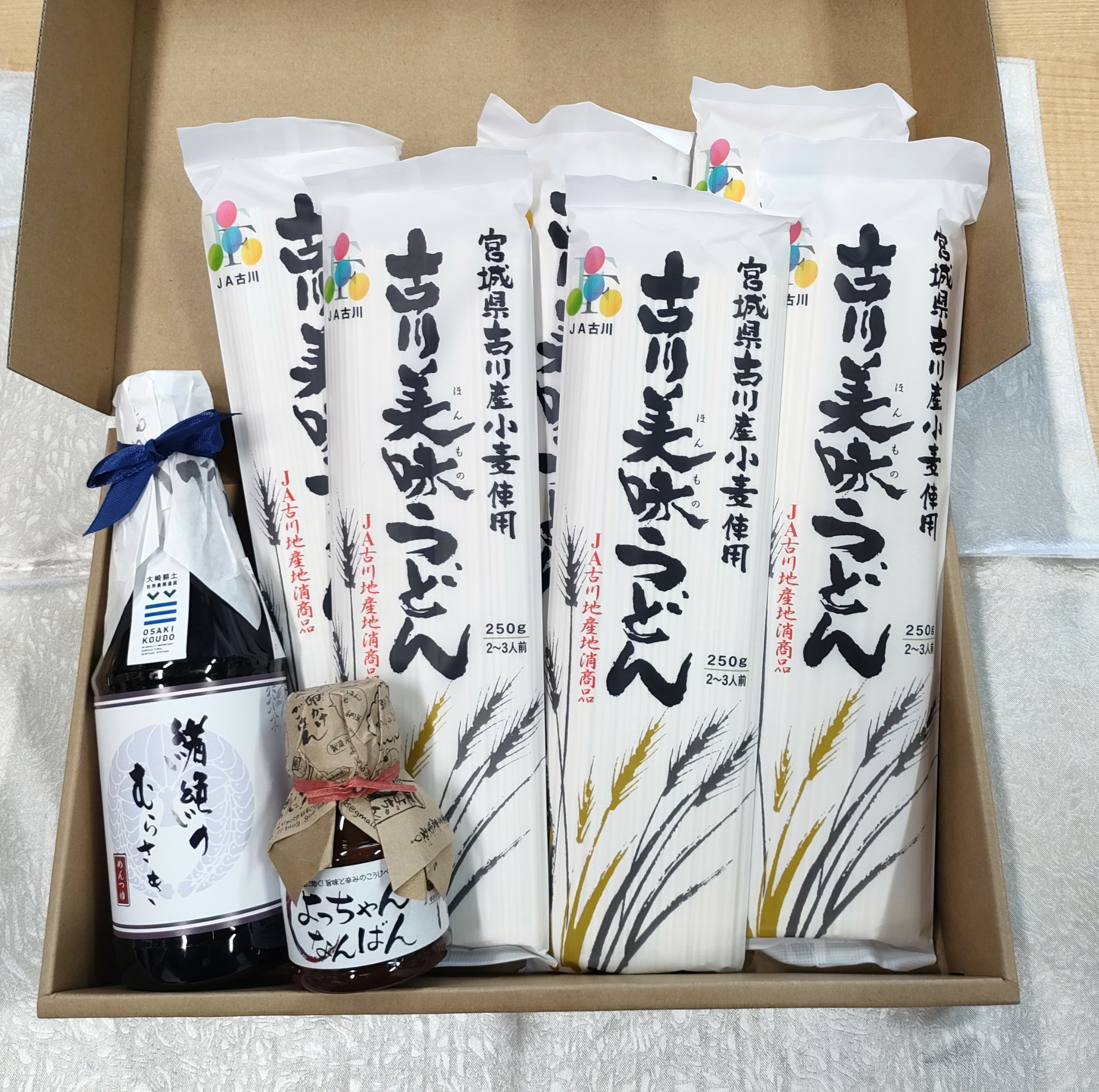 冬ギフト・送料無料　大崎年越しピリ辛うどんセット　古川美味うどん6袋　　よっちゃんなんばん100g　..