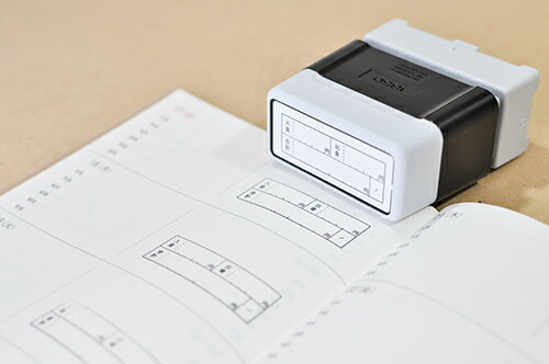 入金 出金 合計のかんたん家計簿 スタンプ お小遣い 浸透印 シャチハタタイプ ハンコ [7509007]のサムネイル