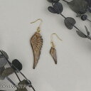 【送料無料】ピアス 陶器風 手塗り 羽根 アシンメトリー フックピアス | OSEWAYA アクセサリー レディース 女性 大人 プレゼント ギフト 結婚式 誕生日 オシャレ かわいい 可愛い