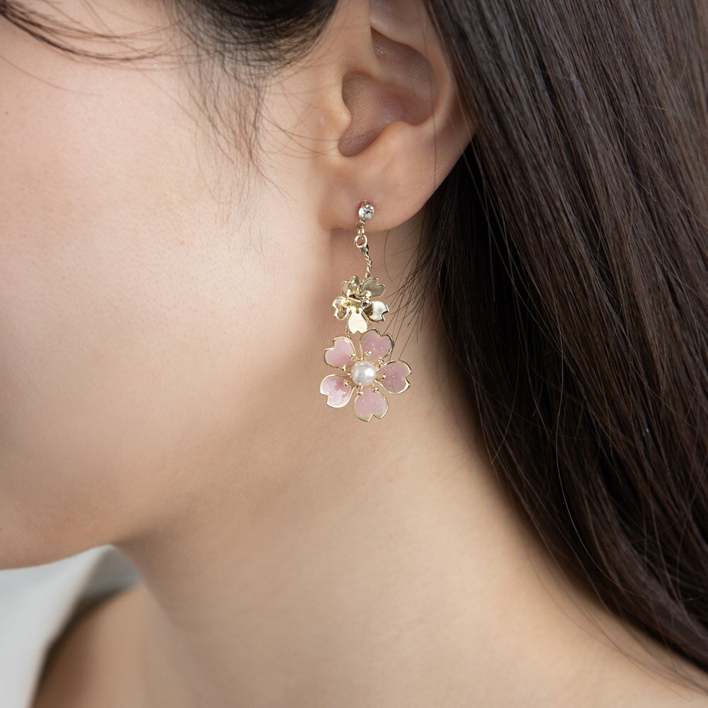 ピアス 桜 チェリーブロッサム パール ストーン メタル エッジ ステンレスポスト ドロップピアス | OSEWAYA アクセサリー レディース 女性 大人 プレゼント ギフト 結婚式 誕生日
