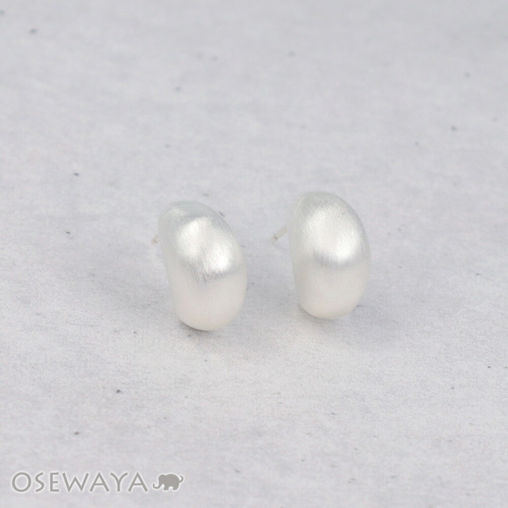 【2/19 限定4時間20％OFF】ピアス ニッケルフリー neige. サイド クレッセントムーン スタッドピアス | OSEWAYA アクセサリー レディース 女性 大人 プレゼント ギフト 結婚式 誕生日 おしゃれ オシャレ かわいい 可愛い