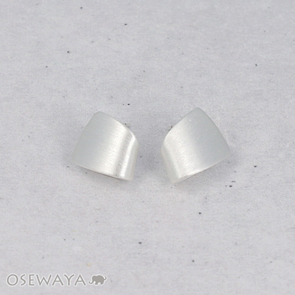 Rakuten - 【スーパーセールMax50％OFF】【楽天スーパーSALE 半額】ピアス ニッケルフリー neige. トライアングル フォールド スタッドピアス | OSEWAYA アクセサリー レディース 女性 大人 プレゼント ギフト 結婚式 誕生日 おしゃれ オシャレ かわいい 可愛い
