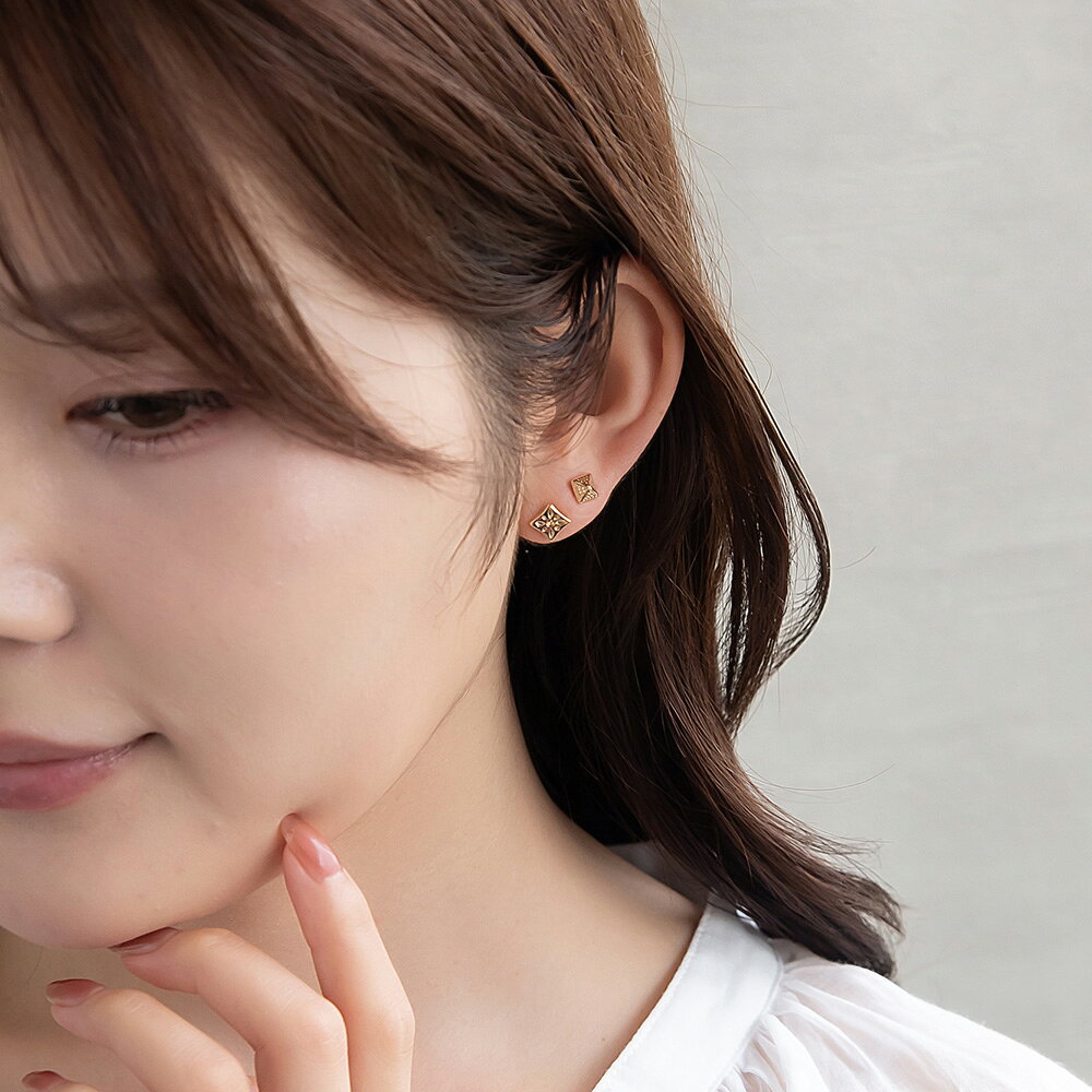ピアス ニッケルフリー 百合の紋章 ロンバス 6個セット チタンポスト スタッドピアス | OSEWAYA アクセサリー レディース 女性 大人 プレゼント ギフト 結婚式 誕生日 おしゃれ オシャレ かわいいの商品画像 3
