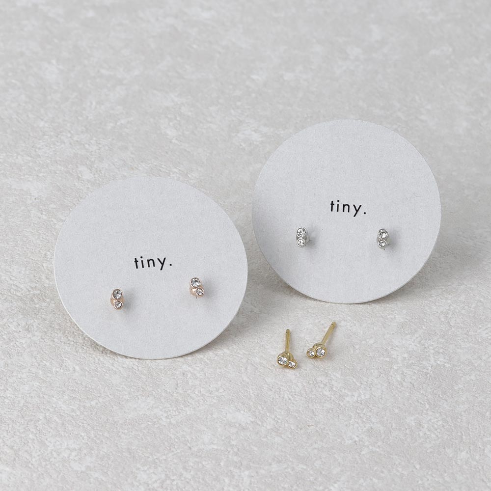 ピアス tiny. ニッケルフリー メタル フレーム 小粒 ダブル ストーン 2粒 ライン スタッドピアス | OSEWAYA アクセサリー レディース 女性 大人 プレゼント ギフト 結婚式 誕生日 おしゃれ オシャレ
