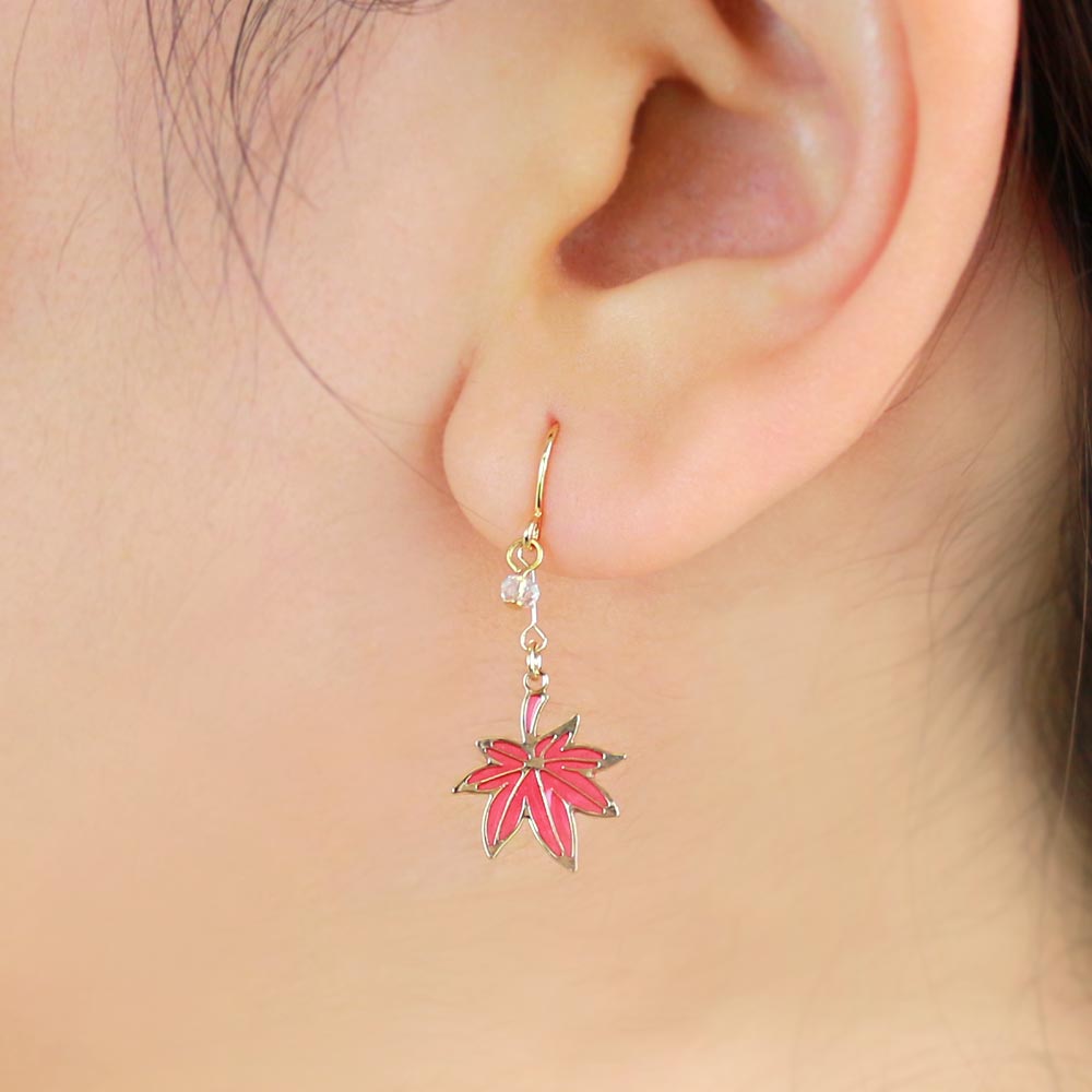 【スーパーセールMax50％OFF】ピアス ニッケルフリー 紅葉 猫 アシンメトリー フッ...