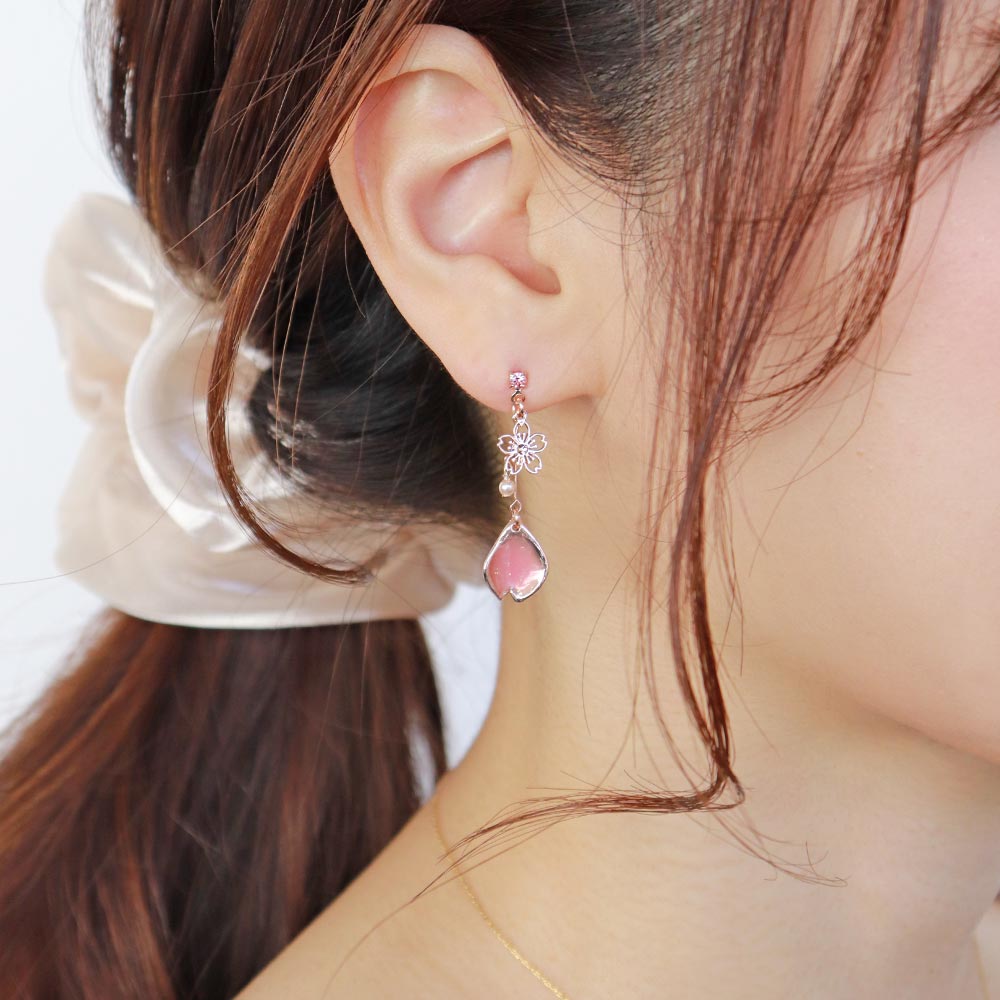 ピアス ニッケルフリー 桜 花弁 ラメ ワイヤー パール ストーン ポストピアス | OS...