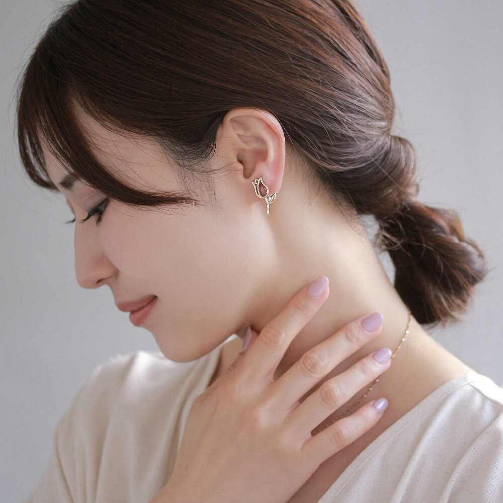 イヤリング ニッケルフリー チューリップ アクリル メタルフレーム ネジバネ式イヤリング | OSEWAYA アクセサリー レディース 金属アレルギー 女性 大人 プレゼント ギフト 結婚式 誕生日の商品画像 2