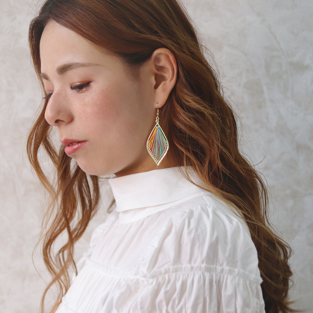 ピアス 刺繍糸 扇 フックピアス | OSEWAYA アクセサリー レディース 女性 大人 プ...