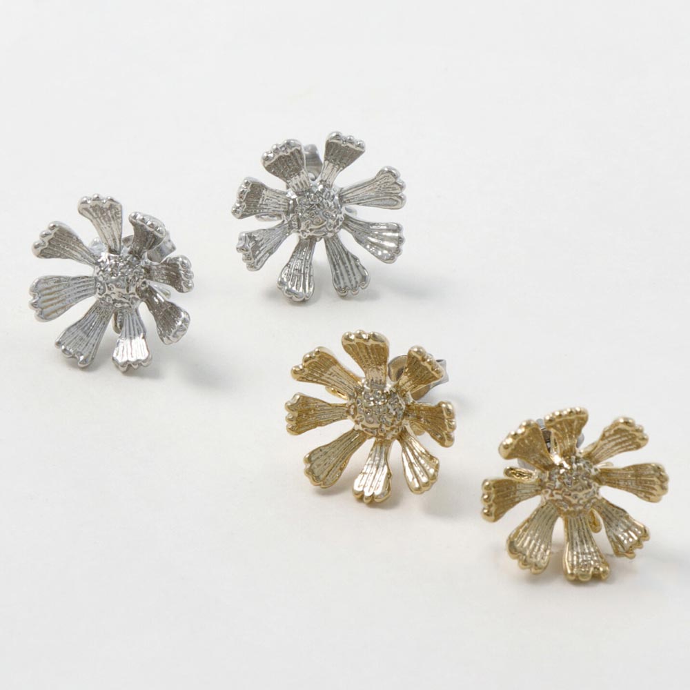 【50％OFFクーポン配布中】【楽天スーパーSALE 半額】ピアス ニッケルフリー デイジー フラワー メタル ポストピアス | アクセサリー レディース 女性 大人 プレゼント ギフト 結婚式 誕生日