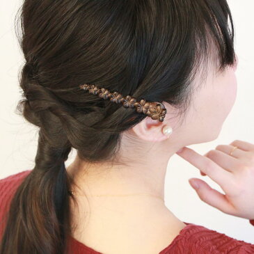 ヘアクリップ プルメリア ウッド風 ミニクリップ | ヘアアクセサリー ヘアアクセ レディース 女性 大人 プレゼント ギフト 結婚式 カジュアル おしゃれ オシャレ かわいい 可愛い シンプル 20代 30代 40代 50代