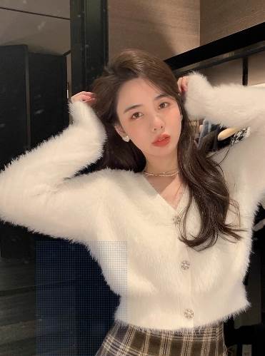 デコルテきれ ノーカラー 襟なし Vネック 長袖 裾短め 短丈トップス ショート丈 冬 秋 カーディガン セ..