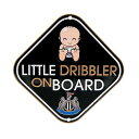 Newcastle United FC オフィシャル グッズ ! 本商品は英国やヨーロッパで流通の商品 英国直輸入 ! イングランド プレミア リーグ The Magpies ! ニューカッスル ユナイテッド FC ! 送料無料【ユーモアいっぱい】【思わずほほえむ】ニューカッスル ユナイテッド 後続車の注意喚起はコレ/"Little Dribller on Board"/カー アクセサリー/守ろう赤ちゃん/子どもの命/リアウインドーに吸盤で貼るだけ/ニューカッスル 大好きな人へ【発送はDM便】 交通安全のお守りに ! 愛車の厄除けとしても ! 安全運転で家族安泰 家庭平和 ! ニューカッスル 大好きな人へ ! サイズ:正方形 両面同じデザイン 約14.5 X 14.5 cm 素材： 100%　金属 100% 樹脂 吸盤部分