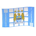 Manchester City FC オフィシャル グッズ !! 本商品は英国やヨーロッパで流通の商品です 【円高還元】【YDKG-m】【smtb-m】 英国直輸入 ! サッカー イングランド プレミア リーグ The Blues ! マンチェスター シティ FC ! ボディー フラッグ !! マンシティ 大好きな人ヘ ! ひも通しの金属製穴が2ケあり ! つるすのも 棒に付けるのも楽 ! 部屋の飾りでも ! 用途色々 ! サイズ: 約152　X　91cm 素材: 100%　ポリエステル ジョー ハート マイカ リチャーズ ヴィンセント コンパニー パブロ サバレタ サミル ナスリ フランシスコ ハビエル ガルシア セルヒオ アグエロ ダビド シルバ ヤヤ トゥーレ カルロス テベス マリオ バロテッリ など勢ぞろい