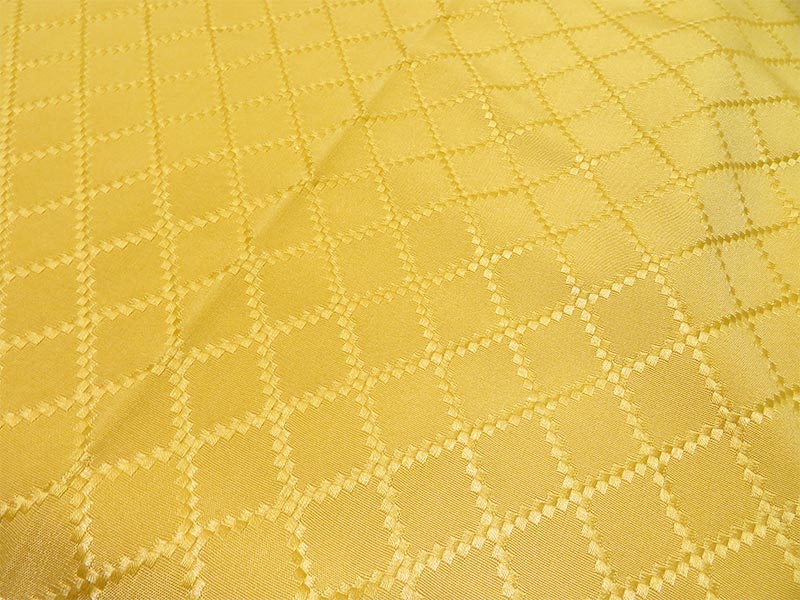 【新古品】【モデルルーム展示品】 NATIONAL INTERIOR(ナショナル物産)取扱 45×50cm サンプルクロス はぎれ 2枚セット イエロー 光沢有り ひし形模様 【U0601-06】