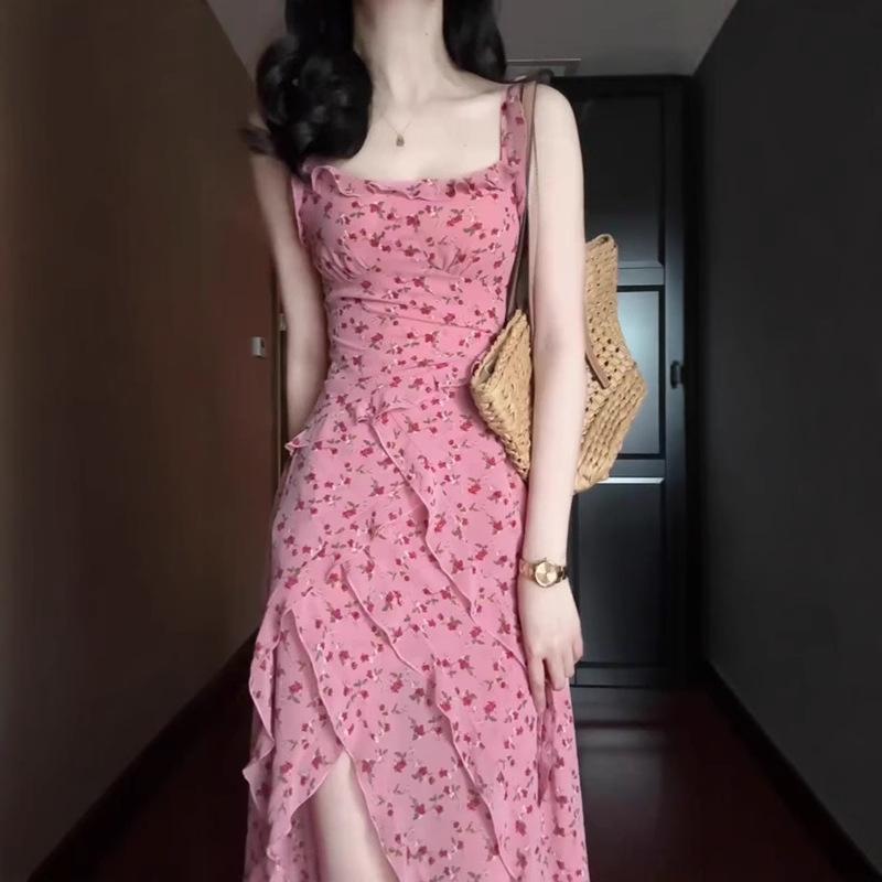・主な素材: PVC・柄: 碎花・スタイル: 文艺复古、中国風・ネックライン: 方領・袖丈: 無袖・スカート形状: 荷葉辺・腰型: 寛鬆腰・カラー展開: 粉色碎花裙・サイズ展開: S、M、L、XL・カテゴリ: ワンピース