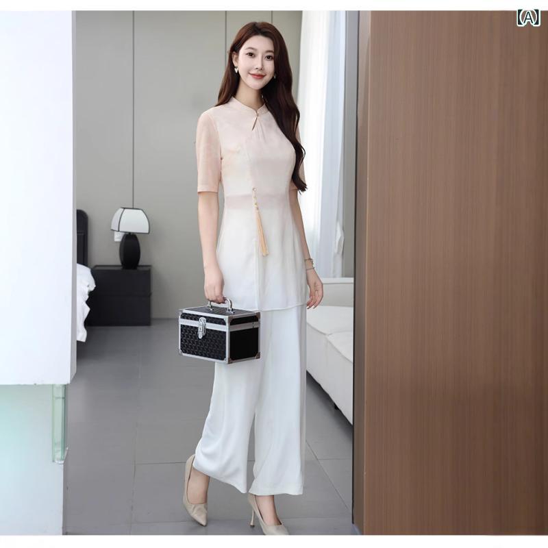 ・カテゴリ: 服装・スタイル: ホテル・性別: 女性・機能: 吸湿排汗・パンツ丈: 長パンツ・主な素材: ポリエステル・袖型: シャツ袖・袖丈: 五分袖・ネックライン: スタンドカラー・カラー展開: ピンクオレンジ×ホワイト・サイズ展開: S,M,L,XL,XXL,XXXL,4XL・主な素材含有率: 90-95%