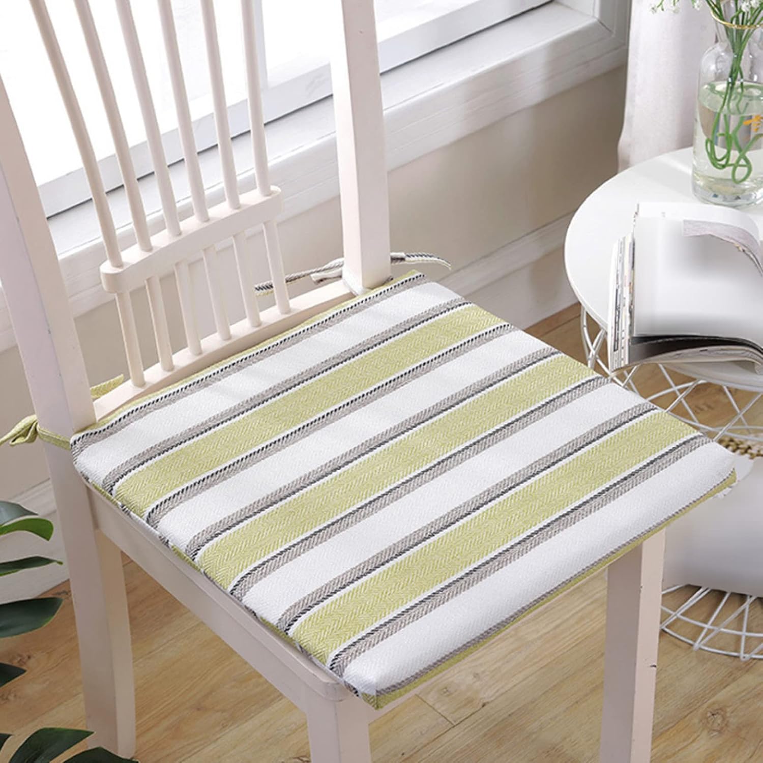 座布団 椅子用 クッション 快適 すべり止め 丸洗える チェアパッド クッション インテリア 40*40cm*2 ホームデコ用品 四季通用 ホテル 在宅勤務 座面クッション 厚手 花柄 可愛い 気持ち