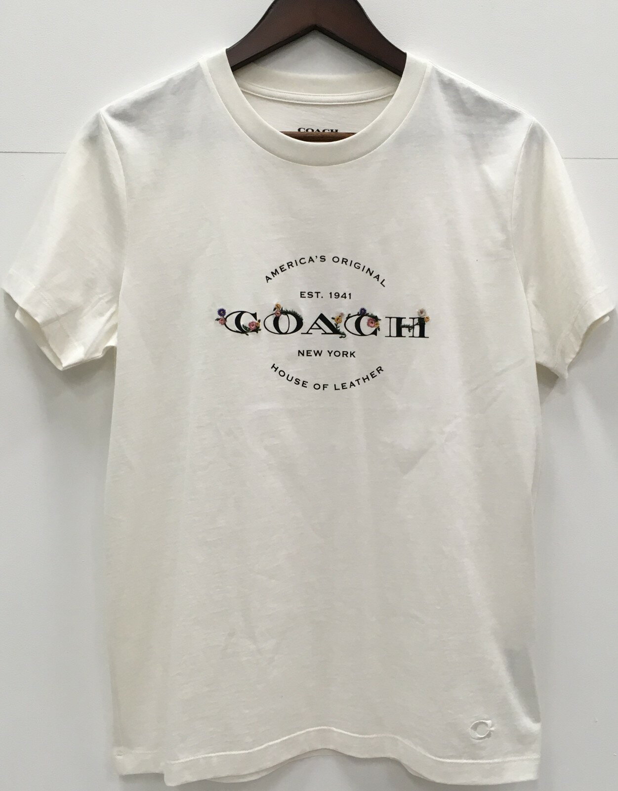 【Coach】花柄レースのアップリケ♪ 筆記体コーチ刺繍Tシャツ 楽天市場】コーチ(柄花・植物)(Tシャツ・カットソー