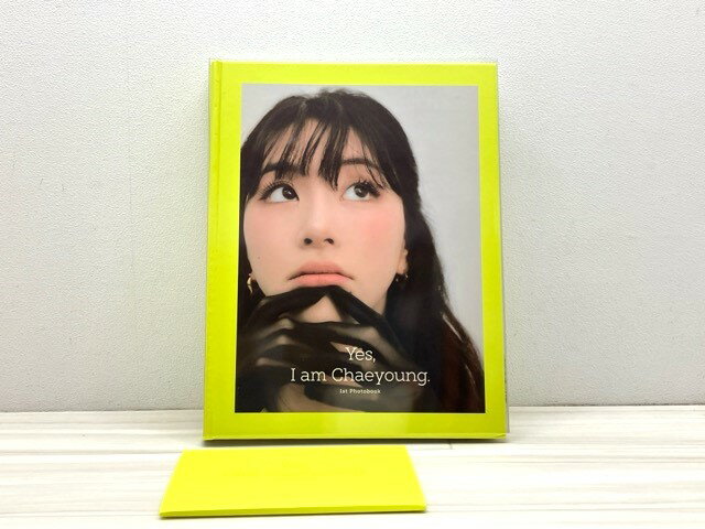 楽天オタカルチャーTWICE 1st PHOTOBOOK ＜Yes, I am Chaeyoung.＞＜Neon Lime Ver.＞チェヨン【中古】【007】145