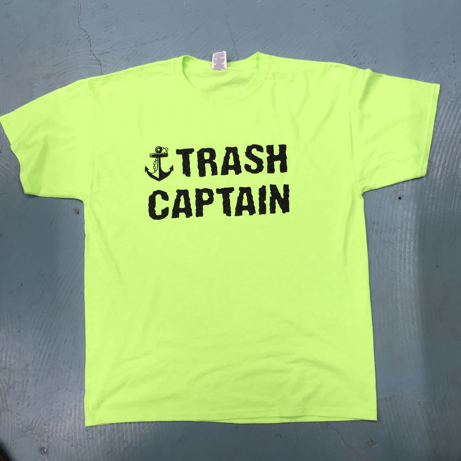 【中古】 半袖Tシャツ XL 蛍光 イエローグリーン TRASH CAPTAIN きらめく・光沢サンドストーン プリントTシャツ ダメ船長? その他 サイズ:XL【加古川物流】