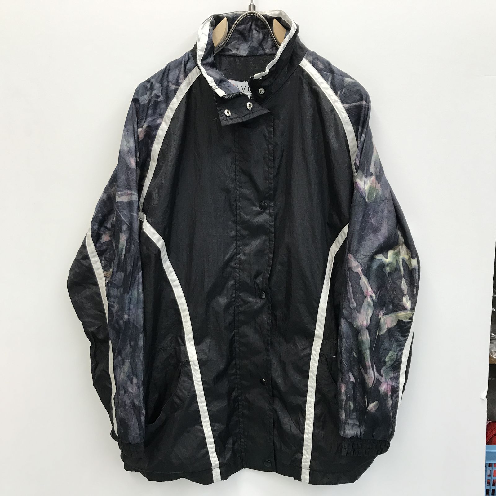 【中古】 その他アウター ラボン 80~90年代 アート柄切り替え 長袖 ナイロンジップジャケット ナイロンブルゾン ブラック コンビ ML ブラック サイズ:M【加古川物流】