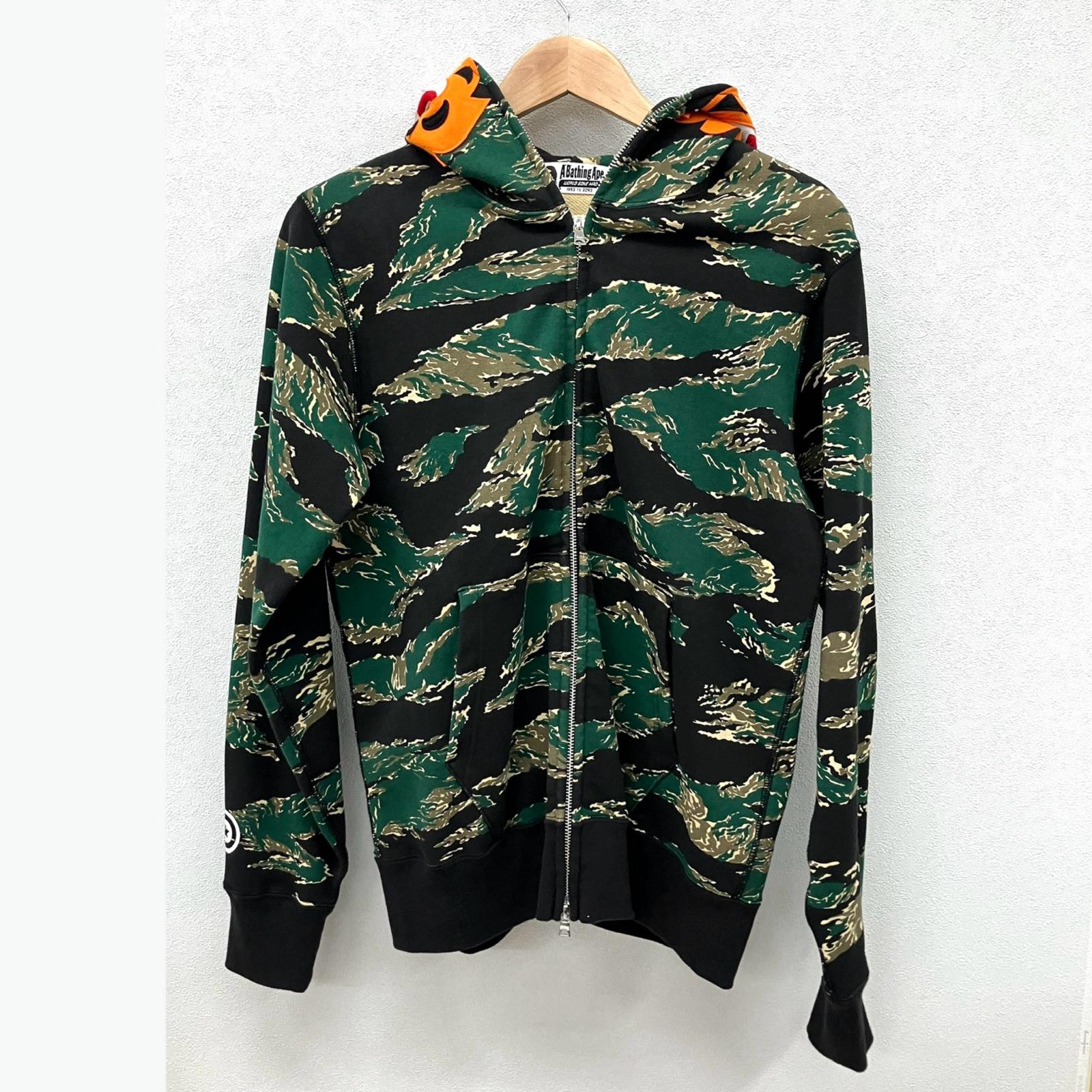 A Bathing Ape カモフラージュ クロップド トレーナー - トップス A Bathing Ape カモフラージュ クロップド トレーナー - トップス