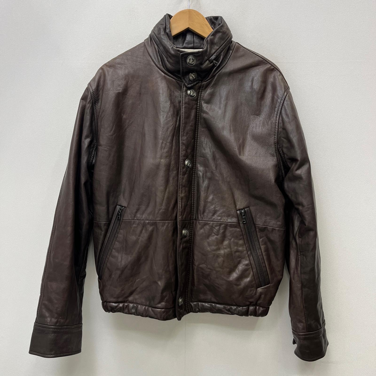 性別タイプ メンズ 商品の状態 USED感はありますが、まだまだ使用いただける商品です。 表記サイズ 50 実寸 着丈：約 58cm 肩幅：約 53cm 身幅：約 58cm 袖丈：約 62cm カラー ブラウン 素材 付属品 ― 型番 / 製品情報 ミリタリーコート 取扱店舗 お宝市番館 加古川店 店舗コード 同じブランド 同じタイプ 同じジャンル