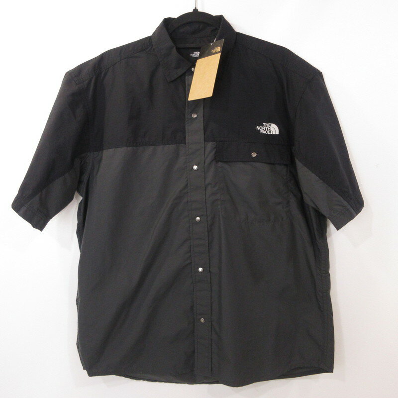 状態ランクの詳細説明 クリック 性別タイプ メンズ 商品の状態 多少のUSED感はございますが、状態は概ね良好です。 【 主なダメージ箇所 】 所々スレ・汚れあり 表記サイズ M 【サイズ換算表】 実寸 着丈：約 75cm 肩幅：約 54cm 身幅：約 59cm 袖丈：約 26.5cm 【サイズの見方】 カラー ブラック 素材 付属品 ― 型番 / 製品情報 型番：NR22552 半袖シャツ 取扱店舗 お宝市番館 姫路東店 店舗コード 同じブランド 同じタイプ 同じジャンル お宝市番館の偽装サイトにご注意下さい！ 店舗名、会社概要、商品画像などの無断転載を行い、個人情報や金銭を騙し取る可能性があります。 詳細をご確認下さい。 ■取扱店／在庫確認 お宝市番館姫路東店(079-253-6832)