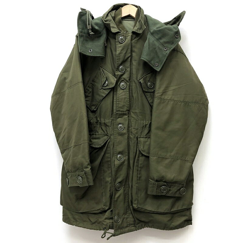 【中古】MILITARY衣料 ミリタリーイリョウ ミリタリージャケット サイズ：S/S カラー：カーキ 8415-21-870-5572 CANADIAN ECW ARMY COMBAT JACKET / アメカジ【f093】