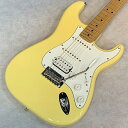 担当者コメント2021年製 Fender Player Stratocaster HSS本機は低価格を実現しながらも、エンセナダ工場で製造され、Fenderの名に恥じぬ高いパフォーマンスと品質を誇る、Playerシリーズより旗艦機、ストラトキャスター。トラッドスタイルなボディシェイプを踏襲しながらも、2点支持トレモロにベントサドルやSSHレイアウトなど近代ミュージックに追随するプレイアビリティを誇り、正統進化のモダンストラトキャスタースペック。ボディはアルダー材を採用、時代や情勢に変容されない王道ウッドマテリアル。ロッド調整はヘッド側から行えるトップアジャスト仕様となっており比較的扱いやすいプレイヤーサイドなスペックもうれしい1本。PUにはPlayer Series Alnico 5 Strat Single coil / Alnico 2 Humbuckingを搭載。使用に伴う擦り傷や弾き傷、細かな打痕などは見受けられるが演奏に支障はなく調整されたプレイヤーズコンディション。重量 約3.79kg　ソフトケース付■BODY:Alder■NECK:Maple■FINGER BOARD:Maple■PICKUPS:Player Series Alnico 5 Strat Single coil / Alnico 2 Humbucking商品状態中古品　※状態は画像にてご確認ください。店頭にて買取を行った中古品となります傷、打痕等の詳細は画像にてご確認ください。※大きく目立つキズや、写真に写るキズのみ撮影しております写真以外にも小さな打痕やスリキズが存在するとお考えください。当店専任リペアマンによるメンテナンス済みです。■ フレット残り ： 8～9割程度■ ネック状態 ： ほぼストレート■ トラスロッド ： 余裕あり商品状態、フレットやネックの状態は担当者の主観によるものになります。画像と合わせてご確認ください。タイプST型番Player Stratocaster HSSカラークリーム系シリアルNo.-付属品ソフトケース注意事項USED品のためパーツのカスタムがされている場合がございます。ご希望の場合には各部分の拡大画像をメールにてお送りいたします。実店舗での並行販売品のため、在庫更新の遅れにより品切れの場合がございます。品切れの場合にはキャンセル処理をさせていただきますのでご容赦ください。ご不明な点は「商品についての問合わせ」よりお気軽にお申し付けください。