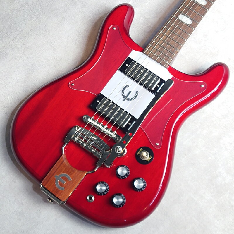 担当者コメント2022年製　Epiphone Crestwood Customクレストウッド・モデルは1958年に初登場し、1959年に若干の改良を経てクレストウッド・カスタムとして再登場しました。当時、クレストウッドはエピフォン初のオリジナル・ソリッドボディ・エレクトリックギター・デザインとしてギタリストに認知されていました。 この度リリースされたEpiphone Crestwood Customは、初期モデルを彷彿とさせるデザインが秀逸です。2基のエピフォン PRO Mini Humbuckerピックアップを搭載した左右対称のダブルカッタウェイ・マホガニー・ボディ、片側3連でチューナーが配置されたカラマズー・ヘッドストック、ヘッドストック上に配されたエピフォン・ビキニバッジとアイボリー色のつまみを持つエピフォン・デラックス・チューニングマシン、そしてホイル素材のEロゴが貼られたバタフライ・ピックガードなど、充実した仕様が満載です。 ミディアムCシェイプのネック・プロファイルをもつマホガニー・ネックが接合され、インディアン・ローレル材による12インチRの指板、22フレットのミディアムジャンボフレットと楕円形の指板インレイ、CTSポテンショミーターによる2ボリューム/ 2トーンのコントロール、そしてEpiphone LockTone™チューン・オー・マチック・ブリッジとグラフテックTUSQサドル、トレムトーン・ヴィブラート・テイルピースなど、充実の仕様群を誇ります。重量 約2.93kg　純正ソフトケース等付■BODY:Mahogany■NECK:Mahogany■FINGER BOARD:Indian Laurel■PICKUPS:PRO Mini Humbucker商品状態新品　※状態は画像にてご確認ください。店頭での試奏などにより、細かな擦り傷等が発生する可能性がございますこと、ご了承下さい。■ フレット残り ： 9割以上■ ネック状態 ： ほぼストレート■ トラスロッド ： 余裕有り商品状態、フレットやネックの状態は担当者の主観によるものになります。画像と合わせてご確認ください。タイプ変形型番Crestwood CustomカラーレッドシリアルNo.22081529431付属品純正ソフトケース等注意事項実店舗での並行販売品のため、在庫更新の遅れにより品切れの場合がございます。品切れの場合にはキャンセル処理をさせていただきますのでご容赦ください。ご不明な点は「商品についての問合わせ」よりお気軽にお申し付けください。