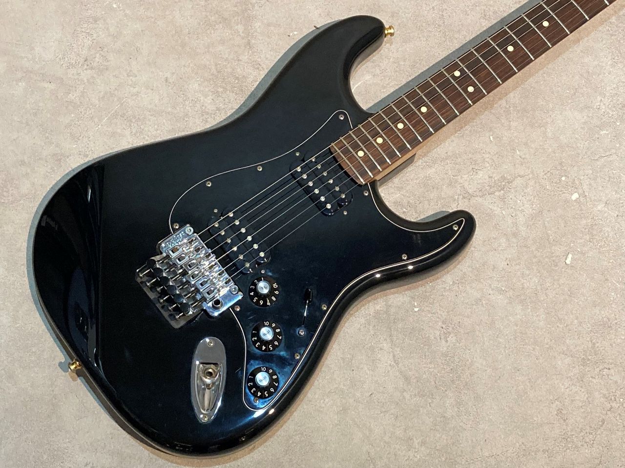 【日時指定不可 代引き不可】【中古】Fender/BLACKTOP STRATOCASTER 2011【楽器/フェンダー/レストラトキャスター/エレキギター】