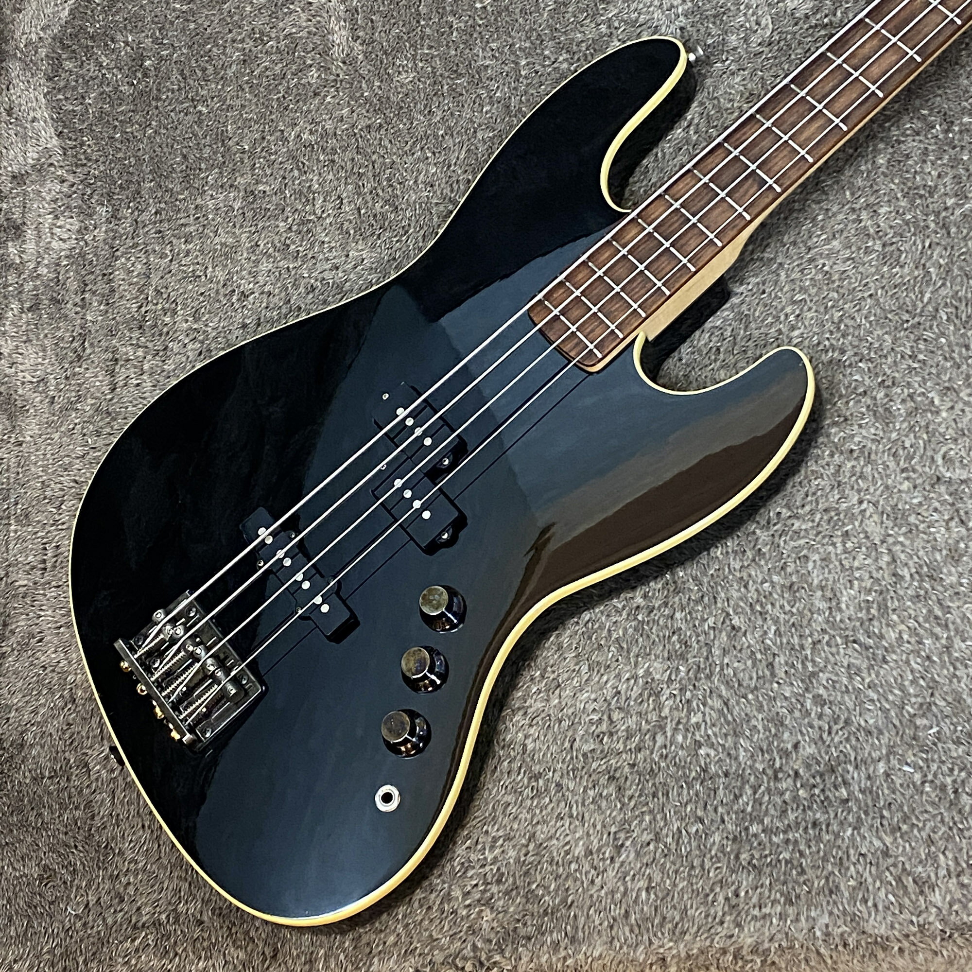 【送料無料】Fender Japan / AJB-DX BK【中古】【楽器/エレキベース/Fender japan/Japan./AJB-DX/Aerodyne/エアロダイン/2004～2006年製】