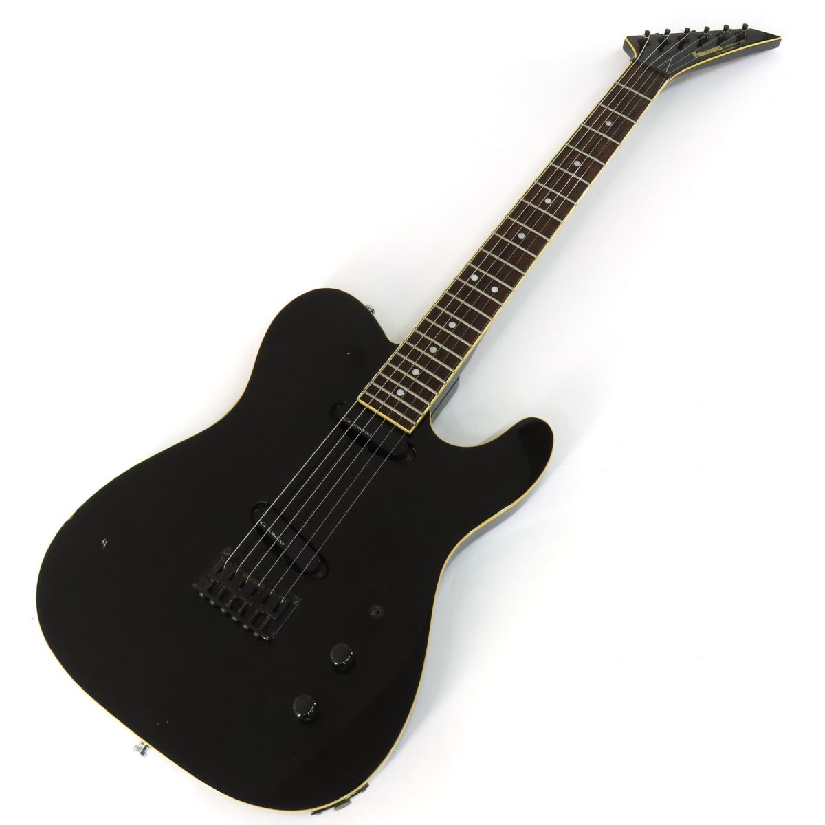 □付属品：ソフトケース □型番：TEJ-70 □カラー：ブラック □スペック 　ボディ:- 　ネック:- 　指板:- 　PU配列:S-S 　フレット数:22f 　コントロール:1Vol、1Tone、3Way SW 　重量:約3.4kg 　シリアル:L176678 □状態 　現在ネックはストレート、フレット残約8割、ロッド余裕有。 　全体に擦りキズ、打痕が多数ございます。 　所々に塗装剥がれがございます。 　全体に使用に伴う擦りキズ、打痕などのダメージが多数ございますが、まだまだご使用いただける1本です。 ※画像では判別しづらいUSED品特有の薄い汚れや薄いキズ、細かいキズなどある場合があります。 ※こちらの商品は、1本限りの中古販売価格となり、同時に店頭でも販売を行わせて頂いております。 　売却時の商品情報の変更は迅速を心掛けておりますが、ご注文後にすでに売却済みとなる場合、誠に恐れ入りますがご容赦ください。 ※商品の試奏・販売は岡山店のみの取り扱いとなり、岡山店以外の店舗では対応いたしかねます。予めご了承ください。 ※商品の状態は商品掲載時点のものとなります。店頭での展示・試奏等により多少状態が変化することがございます。予めご了承ください。 ※当商品は発送前に調整を行わせていただいております為、ご注文より2〜5日程、発送にお時間を頂く場合がございます。 　ご了承の程宜しくお願いいたします。