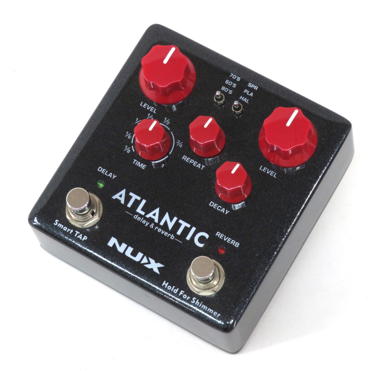 メーカー NUX 型番 ATLANTIC 種類 ディレイ シリアル - 商品説明 NUX【ATLANTIC】が入荷しました！ ＜コンディション＞ 擦れ、キズ、ヨゴレがございます。 底面にマジックテープが貼られており(ホコリの付着あり)、テープ跡もございます。 ＜動作について＞ 当方所持のアダプターを使用して、動作確認を行っております。 特に動作不良は見受けられません。 ※※アダプターは付属いたしません。購入者様で別途、ご用意ください※※ ご注意 ※　こちらの商品は、1台限りの中古販売価格となり、同時に店頭でも販売を行わせて頂いております。売却時の商品情報の変更は迅速を心掛けておりますが、ご注文後にすでに売却済みとなる場合、誠に恐れ入りますがご容赦ください。 ※　商品の試奏・販売は岡山店のみの取り扱いとなり、岡山店以外の店舗では対応いたしかねます。予めご了承ください。 ※　商品の状態は商品掲載時点のものとなります。店頭での展示・試奏等により多少状態が変化することがございます。予めご了承ください。 ※　商品によりましては、調整等で発送まで2〜3日いただく場合がございます。 付属品 箱、取扱説明書(水濡れ跡あり)