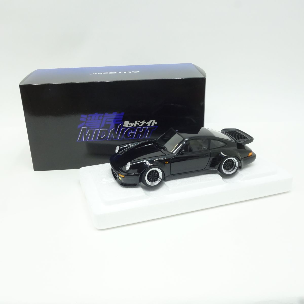 オートアート 1/18 ポルシェ 911 (930) ターボ 湾岸ミッドナイト ブラックバード ミニカー ※中古/難有