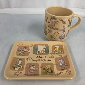 ダッフィー&フレンズ where smiles grow スーベニアカップ、ソーサーセット【中古】ホビー グッズ 53HSSS18524