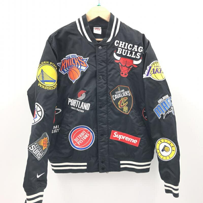 【中古】Supreme シュプリーム × NIKE ナイキ × NBA ナイロンスタジャン M 黒 NBA Teams Warm Up Jacket[10]