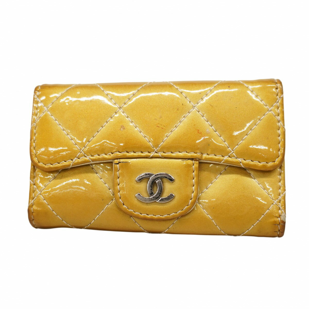 ★SALE【5oc1693】シャネル キーケース マトラッセ パテントレザー ベージュ シルバー金具【中古】レデ..