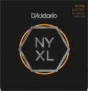 D'Addario NYXL1046 Balanced Tension ダダリオ エレキギター弦 1st .010 2nd .0135 3rd .017 4th .025 5th .034 6th .046 NYXLシリーズは、これまで市場に出たどの弦よりもチョーキング強度が向上、大音量かつチューニング安定性の優れた弦です。 ニューヨー クに拠点を置くD'Addario社によって考案、開発、製造されたこの新しい弦は、芯線とプレーン弦に破断強度に優れた高炭 素スチール(HCS)を採用、プレイヤーにこれまでにないレベルの演奏性、安心感、パワーを提供するものとなっています。 新しく考案された伸線工程と革新 的なワイヤーより合わせ(fusion twist)工程により、従来の弦よりも強度がアップ、チューニングの安定性は 131%向上しました。配合が見直されたニッケルメッキ製の巻き弦を使用、高い磁気性によるアウトプット増で中域が強調され、存在感のあるクランチの効いたサウンドになっています。 D'Addario独自の高炭素スチール(HCS)製で、今までにない耐久性を実現。 従来のニッケルワウンド弦に比べて、チューニング安定性が向上。 チューニングにかかる時間が短縮し、かつチューニングが合った状態をより長時間維持。 巻弦は中域にあたる1-3.5kHzでのレスポンスが強調され、より存在感とクランチのあるサウンドで、ミックスに埋もれることがありません。 環境にやさしい耐食性のパッケージで、フレッシュな状態を保ちます。【お知らせ】 「定形郵便」で配送いたします。（到着まで2から7日程かかります） ●お支払い方法として代金引換をご利用頂けません。 ●お届け日時の指定は承れません。 ●郵便物の場合、追跡番号はございません。 ●土日、祝日は日本郵便が休業の為、配達はございません。 ●ポストに入らなかった場合は、不在票が入りますのでご確認ください。 ●お受け取りをされないまま保管期間を過ぎた場合、商品は弊社に戻ります。 　弊社では送料分を含んだ金額で販売している商品もございます。 　戻った商品につきましては、発送時の送料を差し引いた金額で返金処理を行わせていただきます。 　予めご了承くださいませ。 　ご入用の場合は、再度ご注文をお願いいたします。