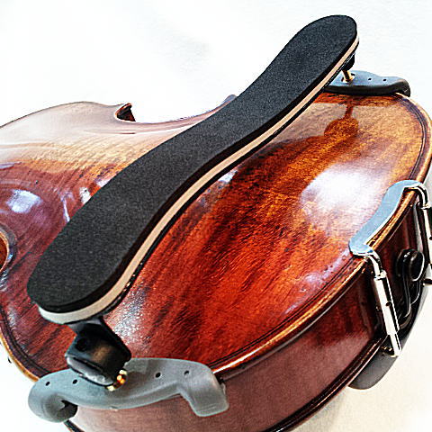 Violin Shoulder Rest PEDI ペディ バイオリン用 肩当 エレガンテ 4/4 ■フレームにカーボンを採用する事で楽器の振動を妨げず、スリムな見た目とクリアな音質を実現。 ■各パーツに採用したチタン合金が楽器の更なる可能性を引き出します。 【ご注意】写真の楽器は商品に含まれません【お知らせ】 「宅配便」で配送いたします。 ●お支払い方法として代金引換をご利用頂けません。 ●お問い合わせ番号にて配送状況を追跡可能です。