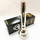 Bach TRUMPET MOUTHPIECE 1HC 世界中でプロフェッショナルから初心者まで最もよく使われています。 貧弱そうな楽器をレベルアップさせ、良い楽器はいっそう良くなります。 豊かな音量で、イントネーションに優れ、高い音から低い音まで反応がよく、響きが豊かで全音域にわたって音の粒が揃い、適度な抵抗が疲労を防ぎます。 ■トランペット用 ■銀メッキ モデル カップの深さ 直径(m/m) リム 摘要 1HC 普通 17.00 中位 直径が大きく、中くらいのカップでオールラウンドに使える。【お知らせ】 「定形外郵便」で配送いたします。（到着まで2から5日程かかります） ●お支払い方法として代金引換をご利用頂けません。 ●お届け日時の指定は承れません。 ●郵便物の場合、追跡番号はございません。 ●土日、祝日は日本郵便が休業の為、配達はございません。 ●ポストに入らなかった場合は、不在票が入りますのでご確認ください。 ●お受け取りをされないまま保管期間を過ぎた場合、商品は弊社に戻ります。 弊社では送料分を含んだ金額で販売している商品もございます。 　 戻った商品につきましては、発送時の送料を差し引いた金額で返金処理を行わせていただきます。 予めご了承くださいませ。 　　　　ご入用の場合は、再度ご注文をお願いいたします。