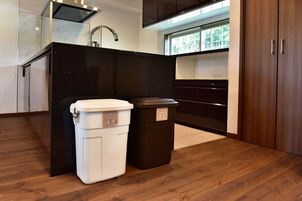 【トラッシュカン】 30L ゴミ箱 衛生的 スタイリッシュ 容量 耐久性 メンテナンス ゴミ処理 ゴミ管理 ..