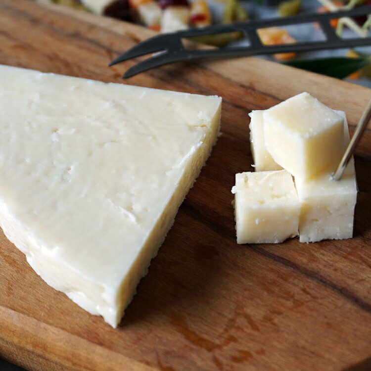 羊乳 セミハード チーズ ペコリーノ ロマーノ DOP 約80g 5~12か月熟成 イタリア産 毎週水・金曜日発送